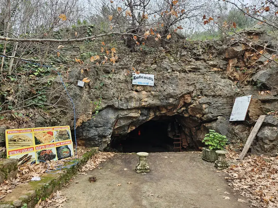 Karataş Mağarası’nda Tekno Parti Tepkisi 2